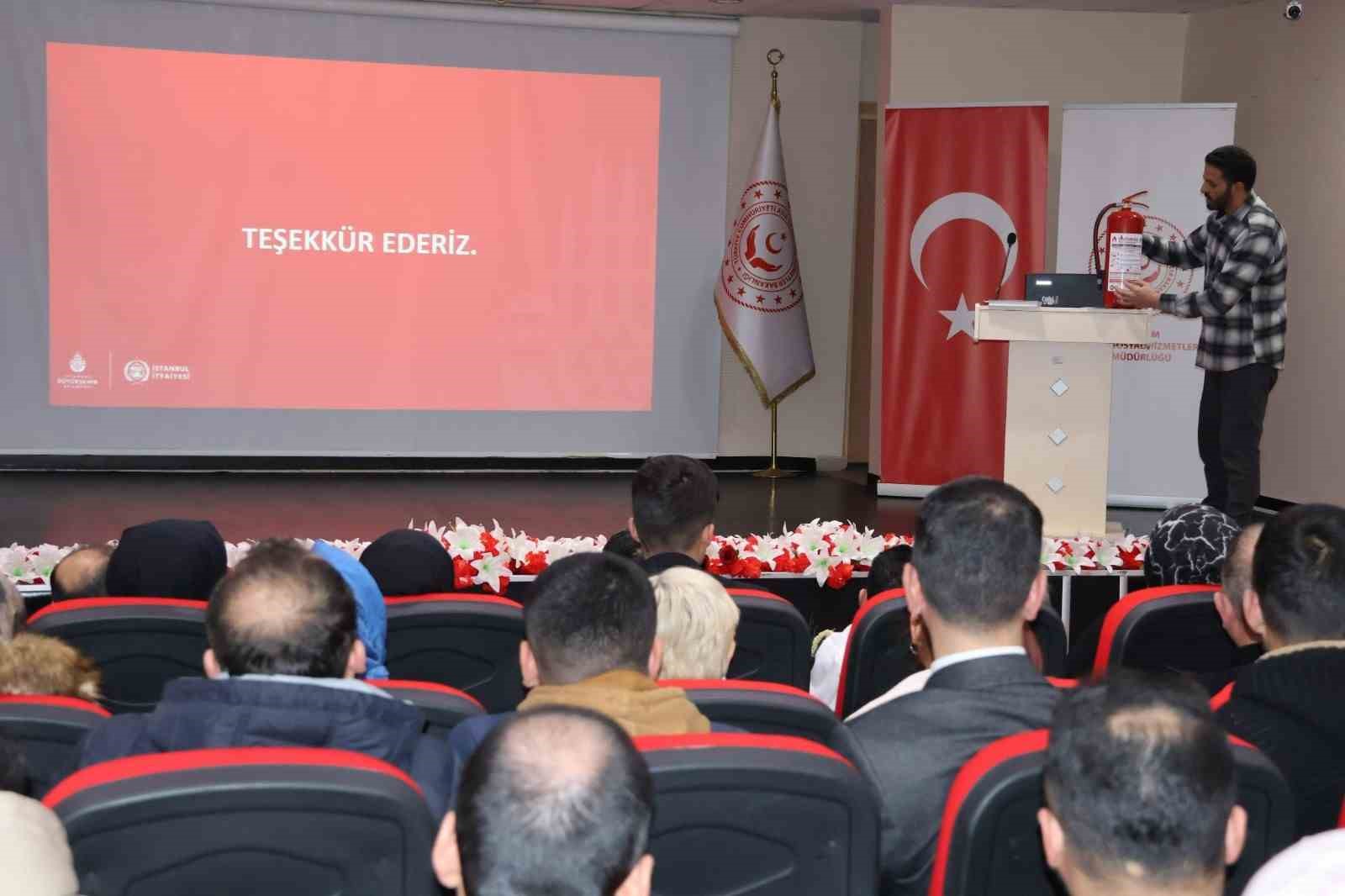 Yangına m&uuml;dahalede &ldquo;s&ouml;nd&uuml;rme cihazı&rdquo; vurgusu
