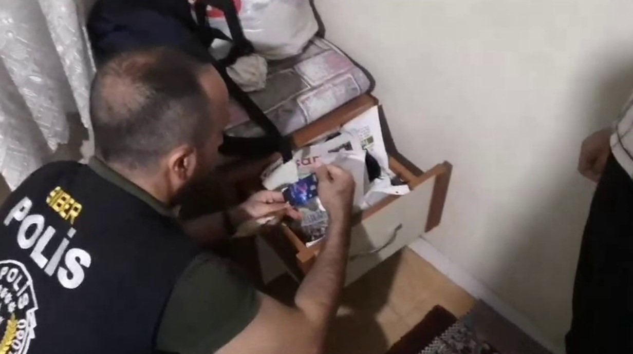 Sahte ara&ccedil; kiralama sitesi a&ccedil;arak vatandaşları dolandırdılar
