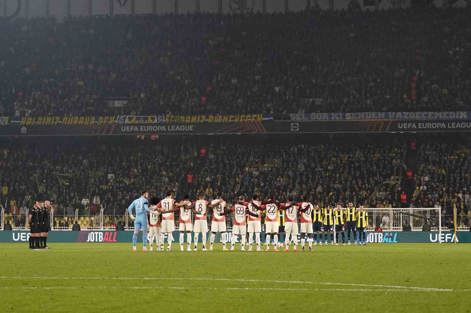 UEFA Avrupa Ligi: Fenerbahçe: 0 - Lyon: 0 (Maç devam ediyor)