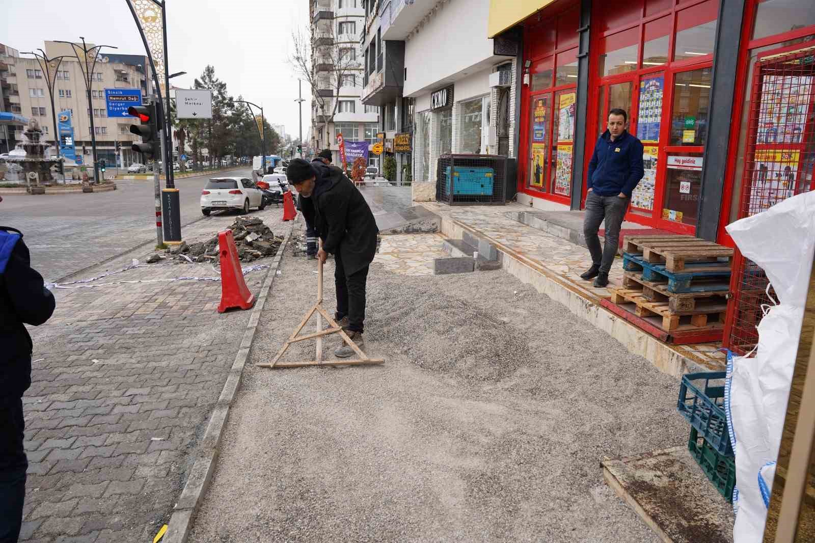 Başkan Hallaç: “Yol ve kaldırım çalışmalarımız devam ediyor”