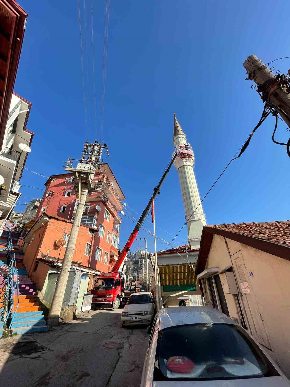 Hacıhızır Bağlar Yolu Cami’nin dış cephesi yenilendi