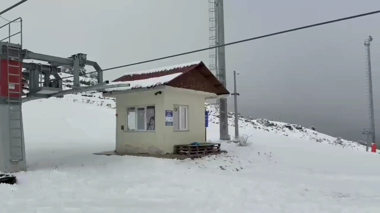 Karabük’ün yüksek kesimlerinde kar yağışı etkili oluyor
