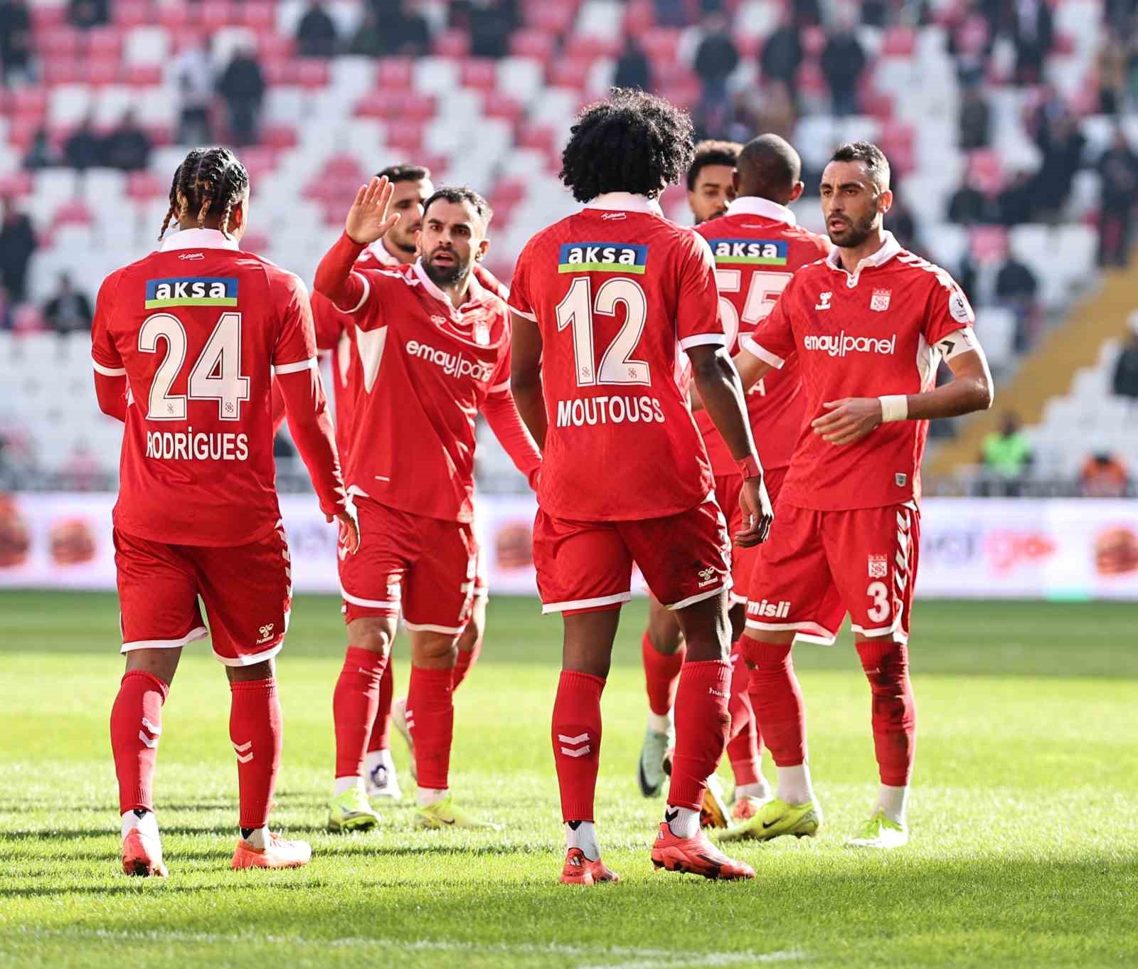 Sivasspor 3 puan hasretine son vermek istiyor
