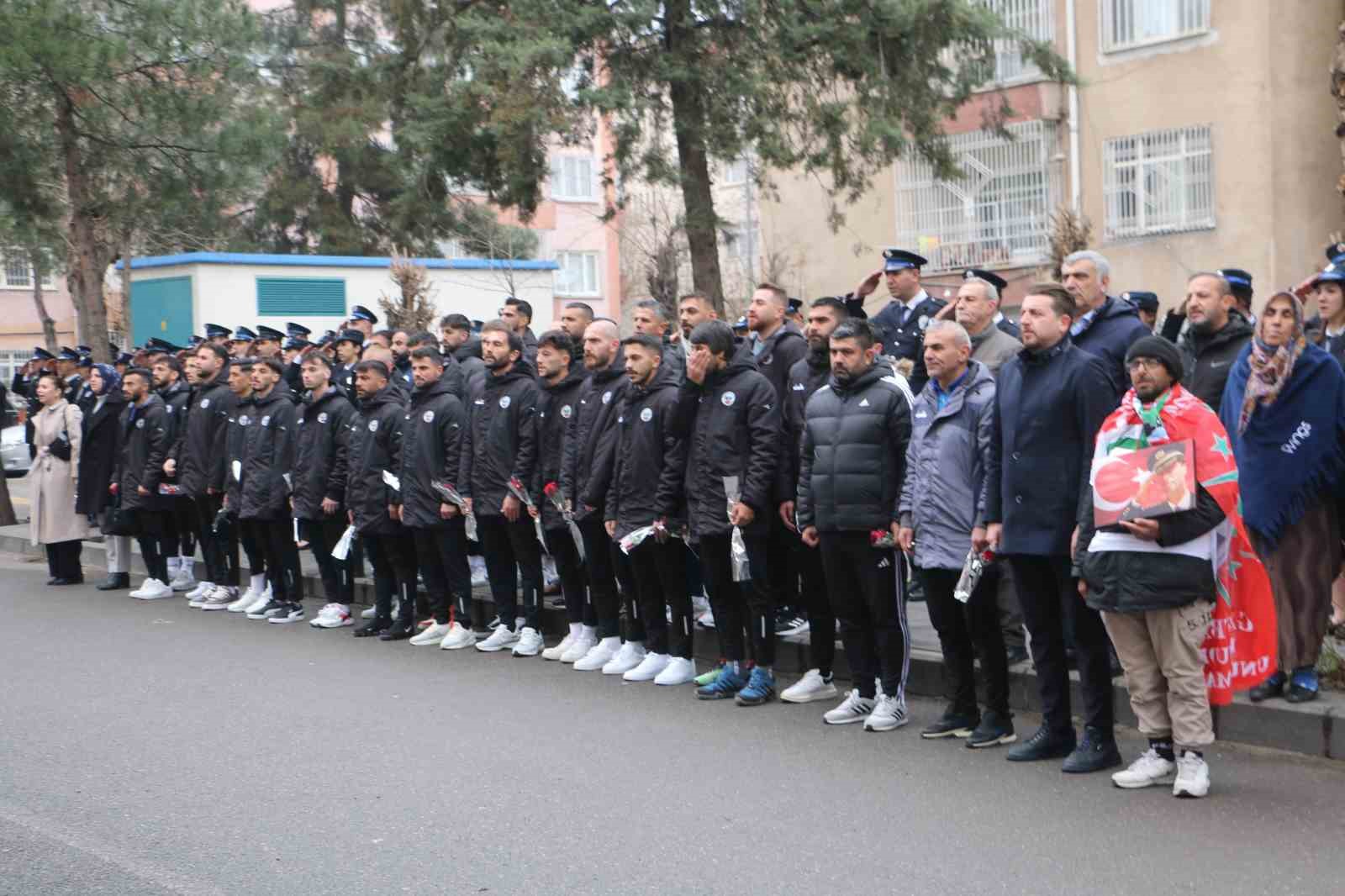 Diyarbakır’da şehit edilen Ali Gaffar Okkan ve 5 polis memuru anıldı
