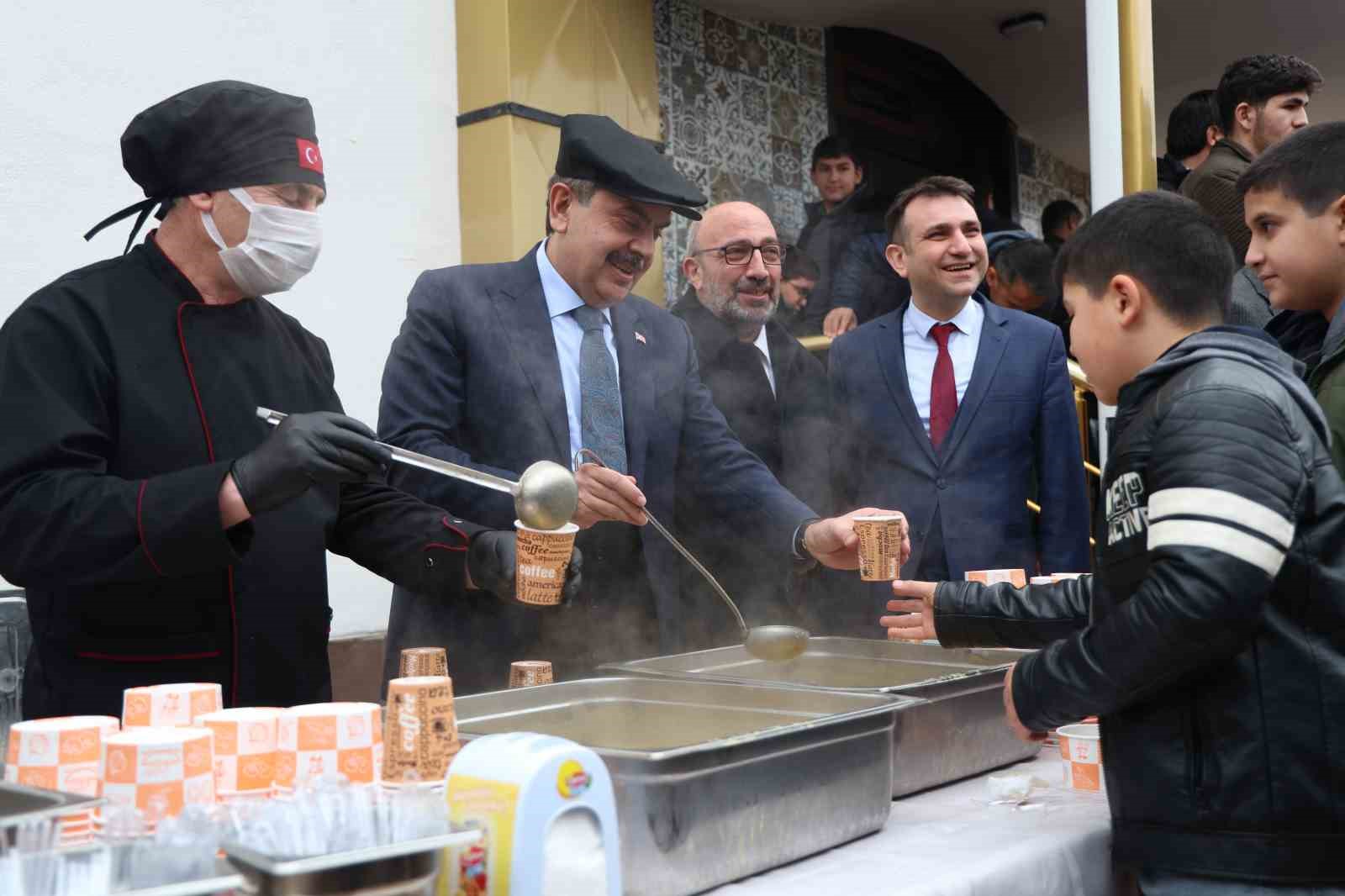 Milli Eğitim Bakanı Tekin: "Biz çocuklarımız adet ve gelenekleri öğrensinler istiyoruz"
