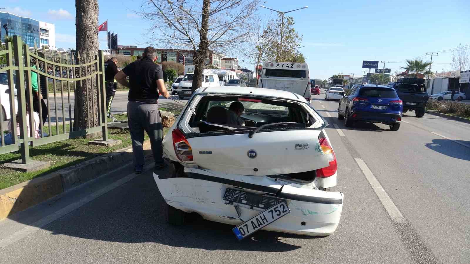 Makas atan araç kazaya sebep oldu: 2 yaralı
