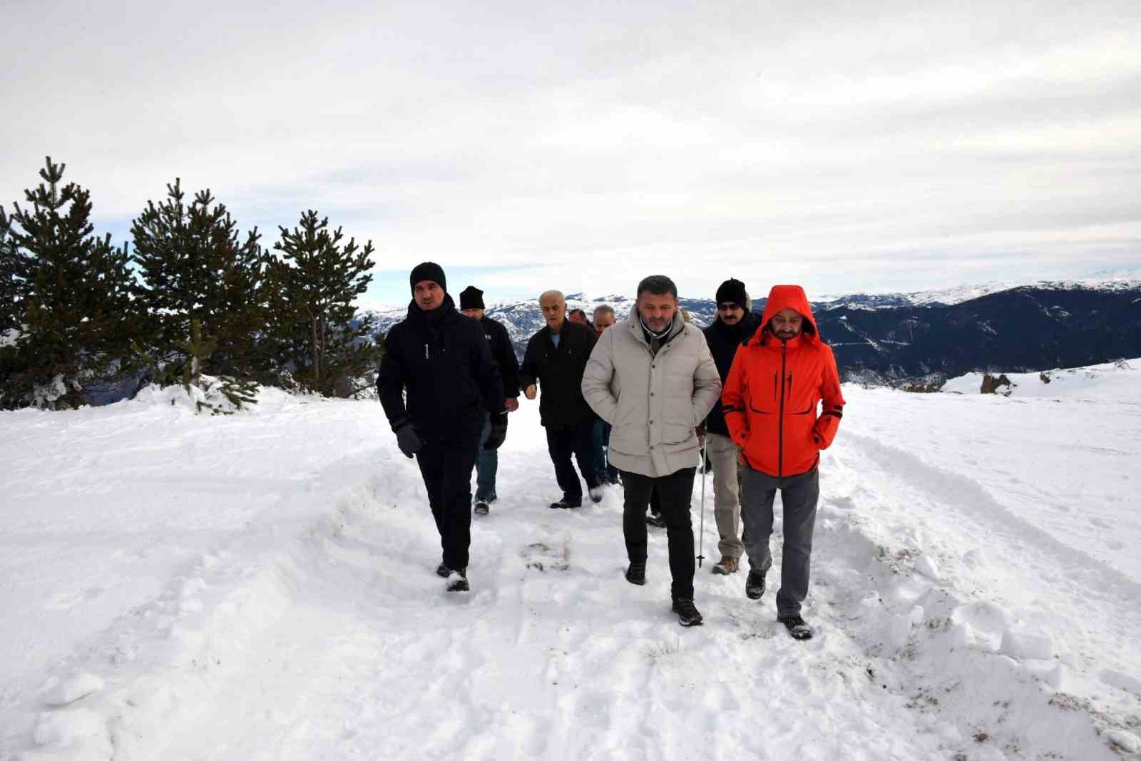 Vali Baruş Süleymaniye Kayak Merkezi’nin yapılacağı alanda incelemelerde bulundu
