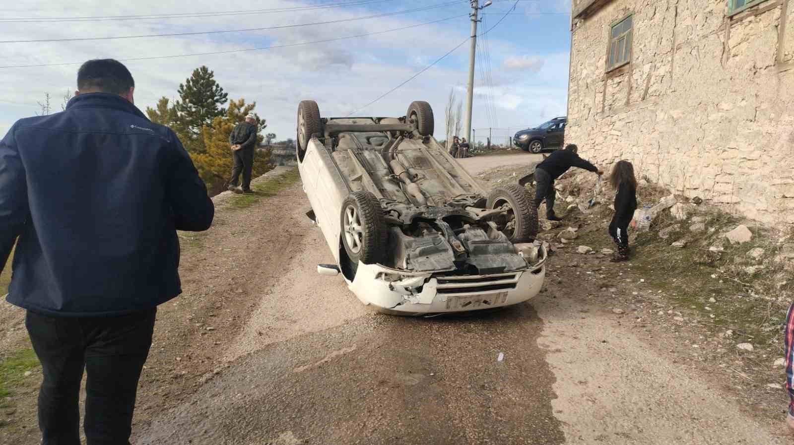 Kütahya’da otomobil takla attı: 2 yaralı