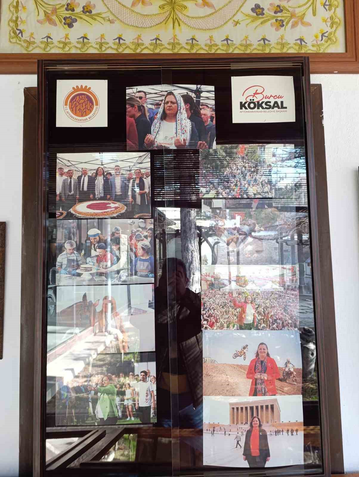 CHP&rsquo;li K&ouml;ksal&rsquo;ın cami yerleşkesindeki fotoğraflı propagandasına tepkiler s&uuml;r&uuml;yor
