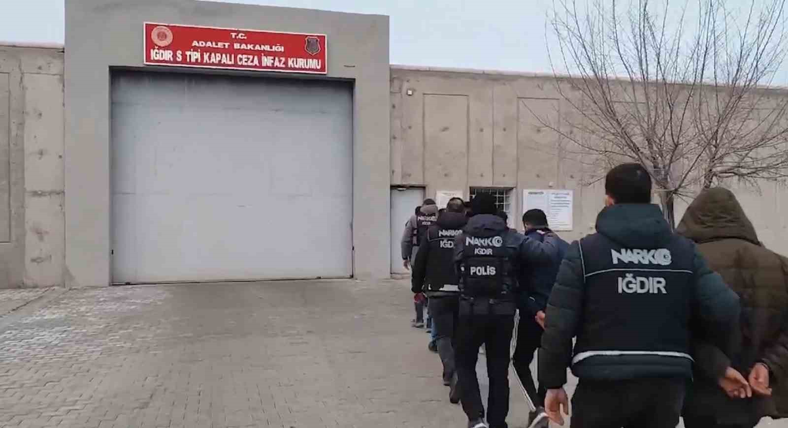 Iğdır&rsquo;da uyuşturucu ticareti operasyonu: 8 kişi tutuklandı
