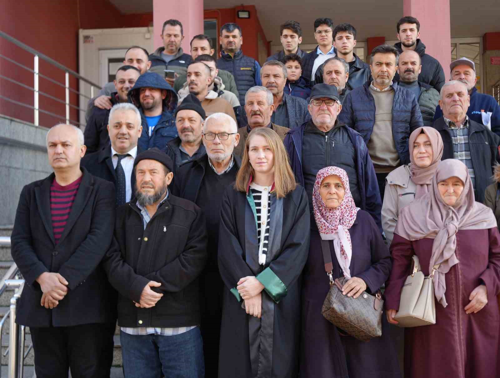 "Dedenizden miras kalan arsaların intikal işlemlerini yapacağım" diyerek iki köyü dolandırdı