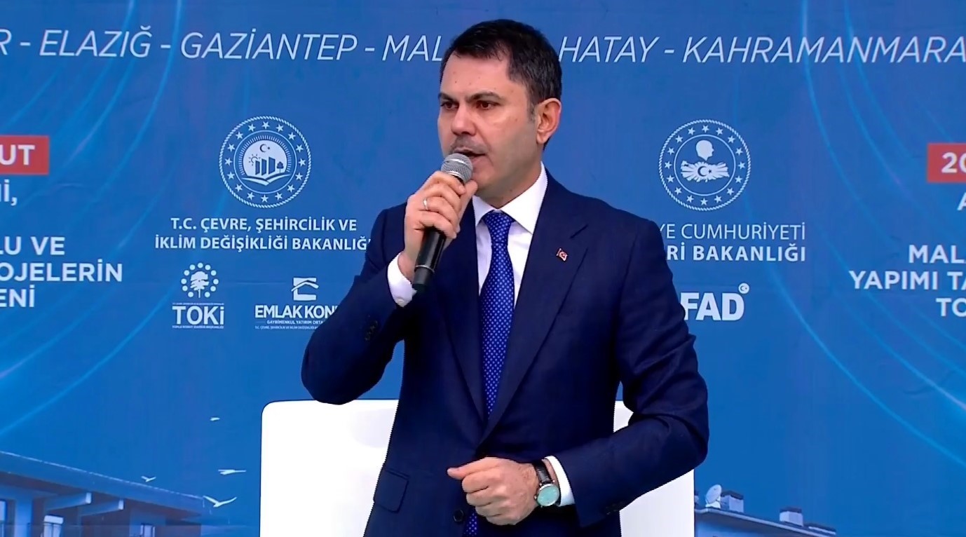 Bakan Kurum: "Teslim ettiğimiz her bir konut, Türkiye Cumhuriyeti’nin milletine uzattığı şefkat elidir”