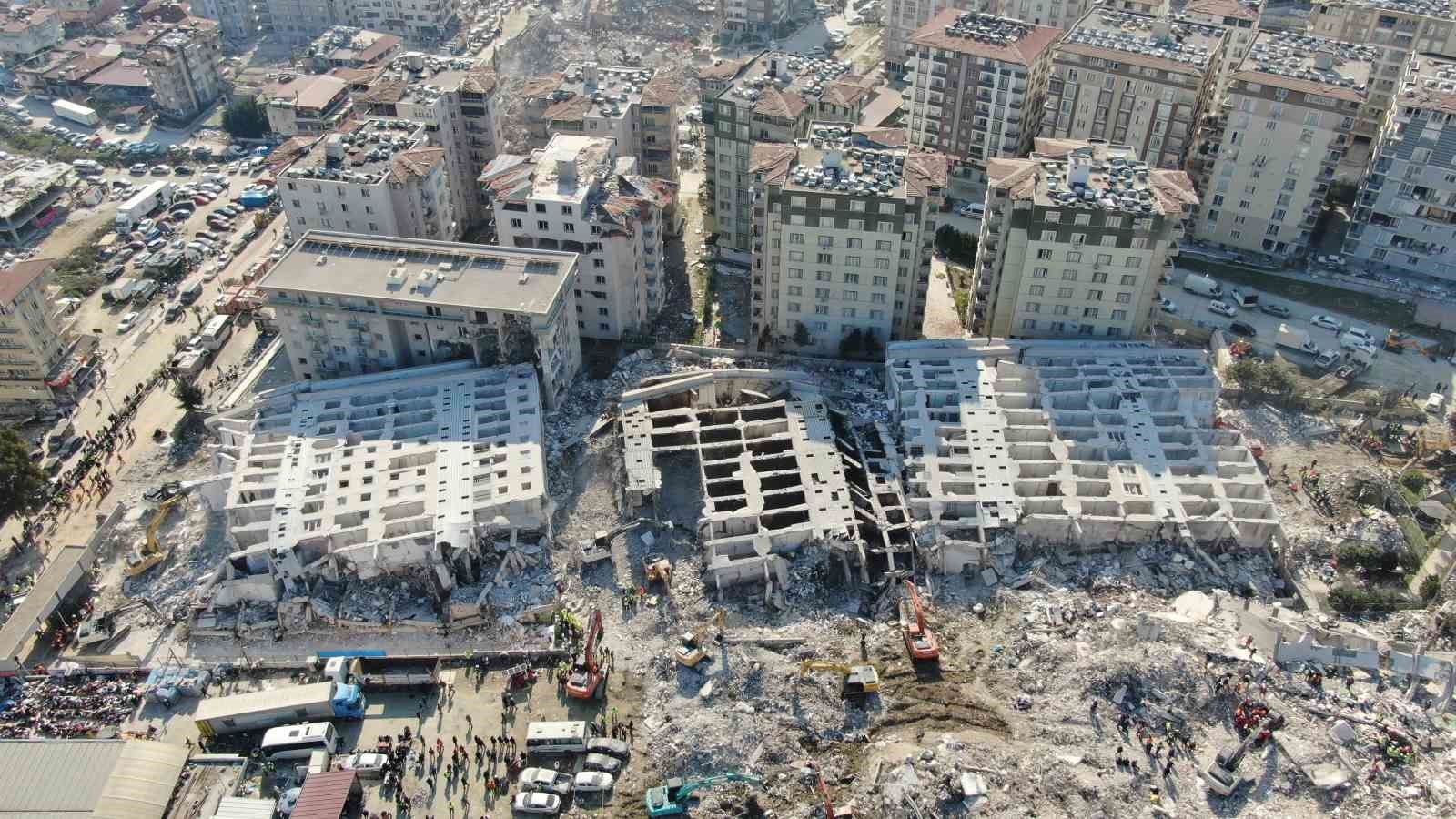 Havalimanında yakalanan Rönesas Rezidans’ın müteahhidi: "Kalacak yerim olmadığı için Karadağ’a kardeşimin yanına gitme kararı aldım, kaçmadım"