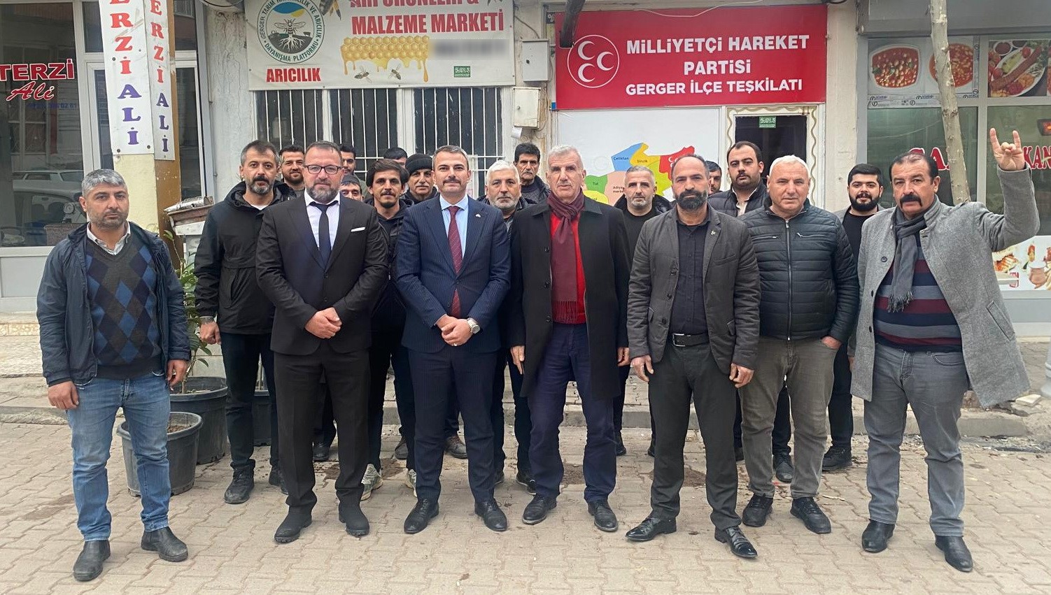 İyi Parti Gerger il&ccedil;e teşkilatı istifa edip MHP&rsquo;ye ge&ccedil;ti
