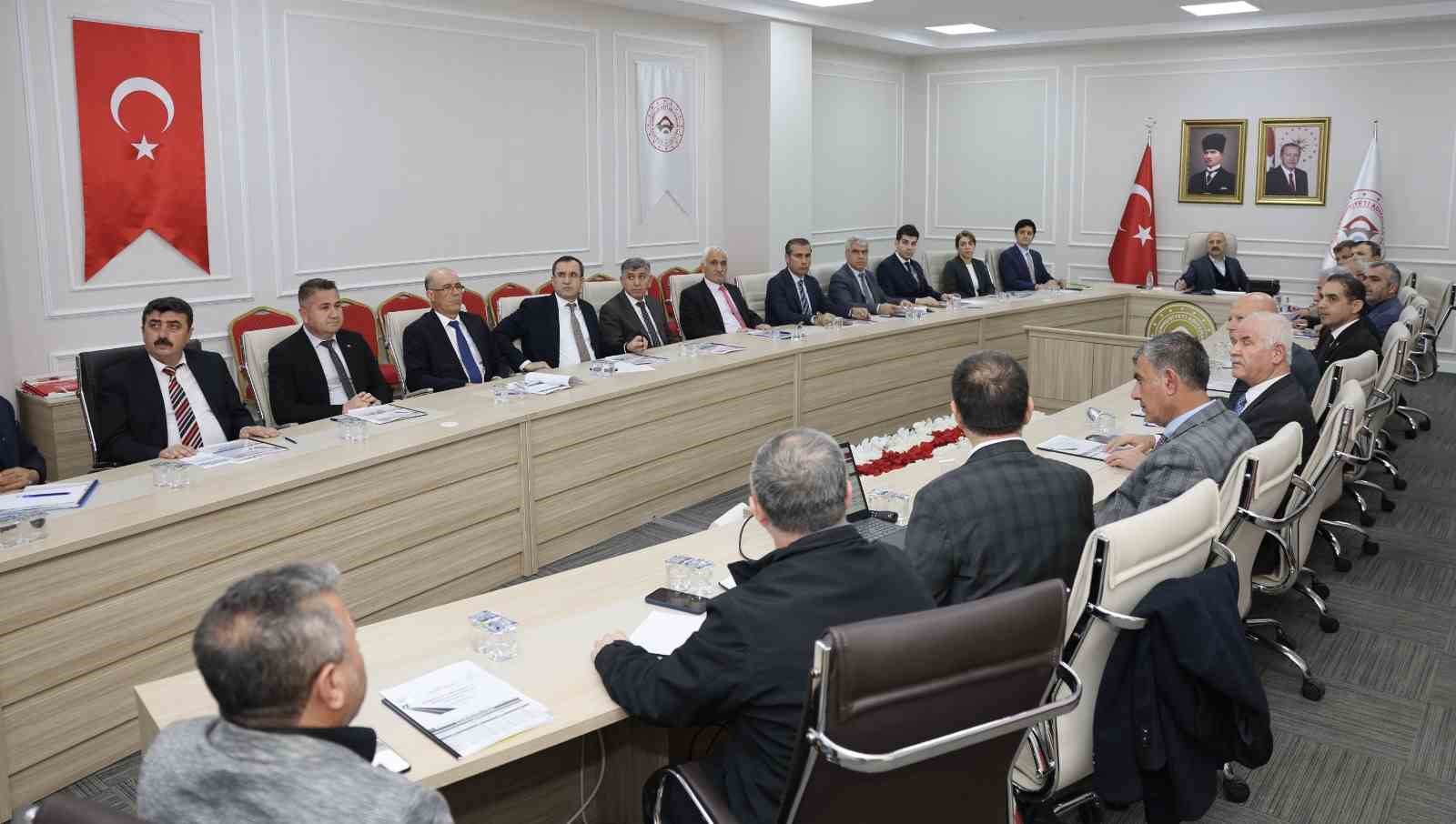 Adıyaman&rsquo;da bağımlılıkla m&uuml;cadele il koordinasyon kurulu toplantısı yapıldı
