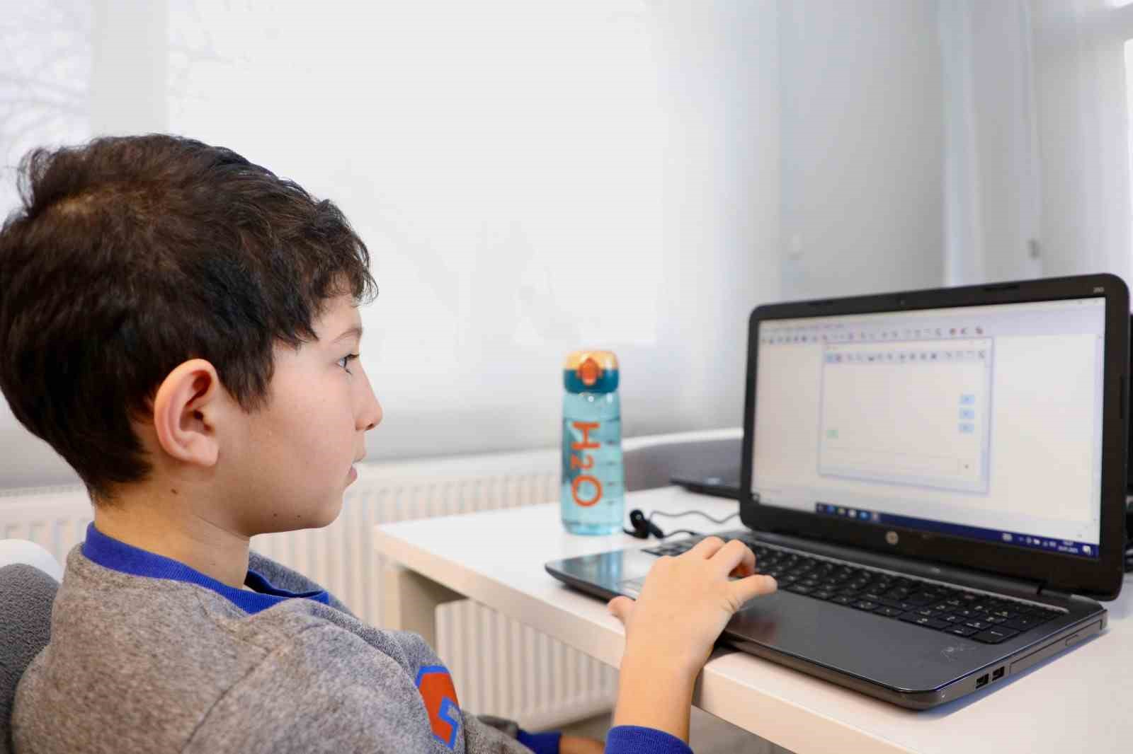 Robotik kodlama ile &ccedil;ocuklar geleceğe hazırlanıyor
