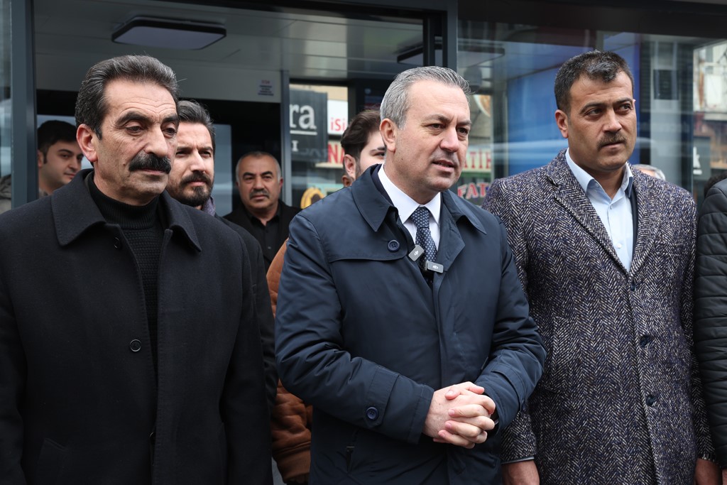 Sivas’ta yeni akıllı ve kapalı duraklar hizmete sunuldu