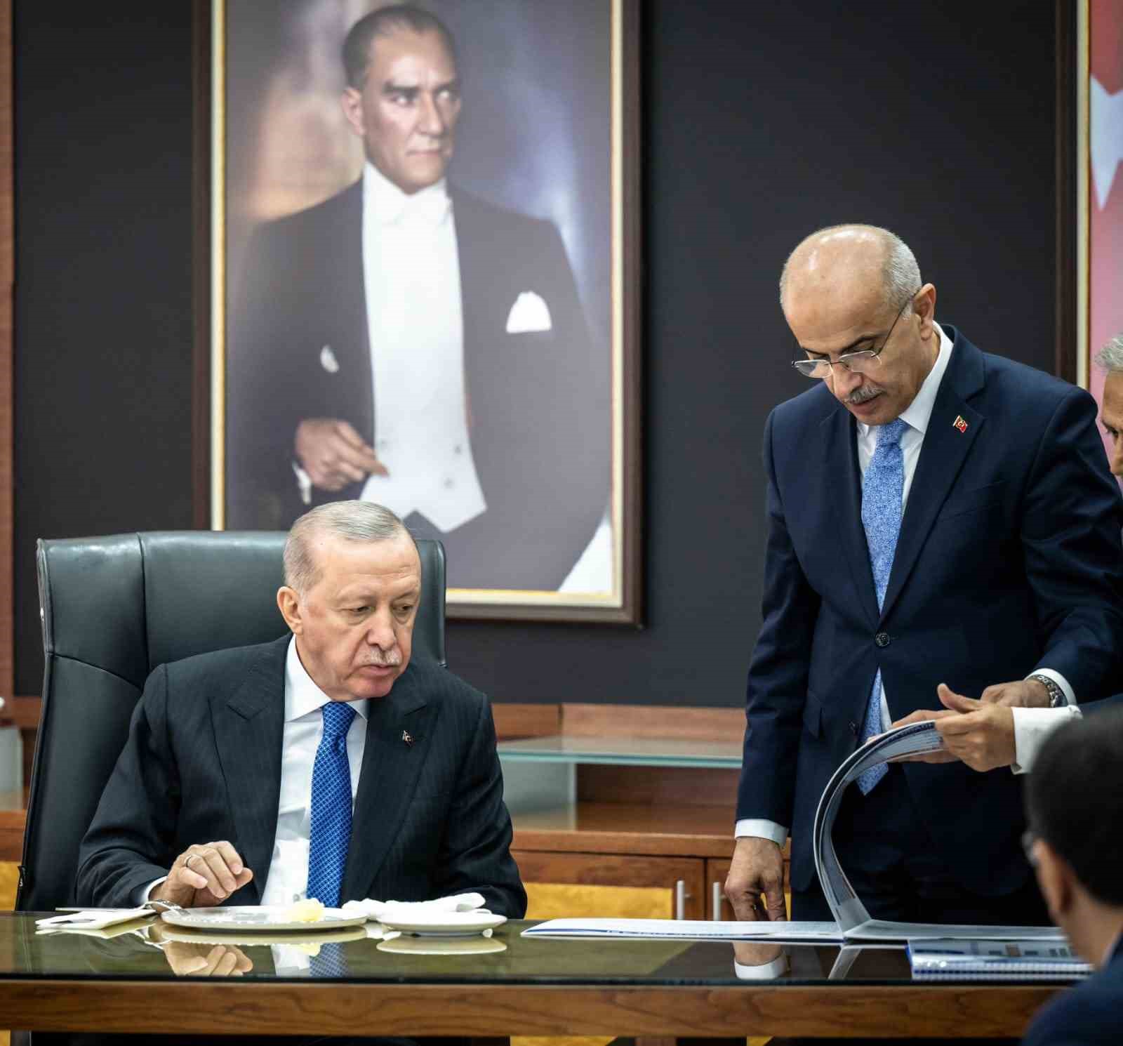 Cumhurbaşkanı Erdoğan Malatya B&uuml;y&uuml;kşehir Belediyesini ziyaret etti
