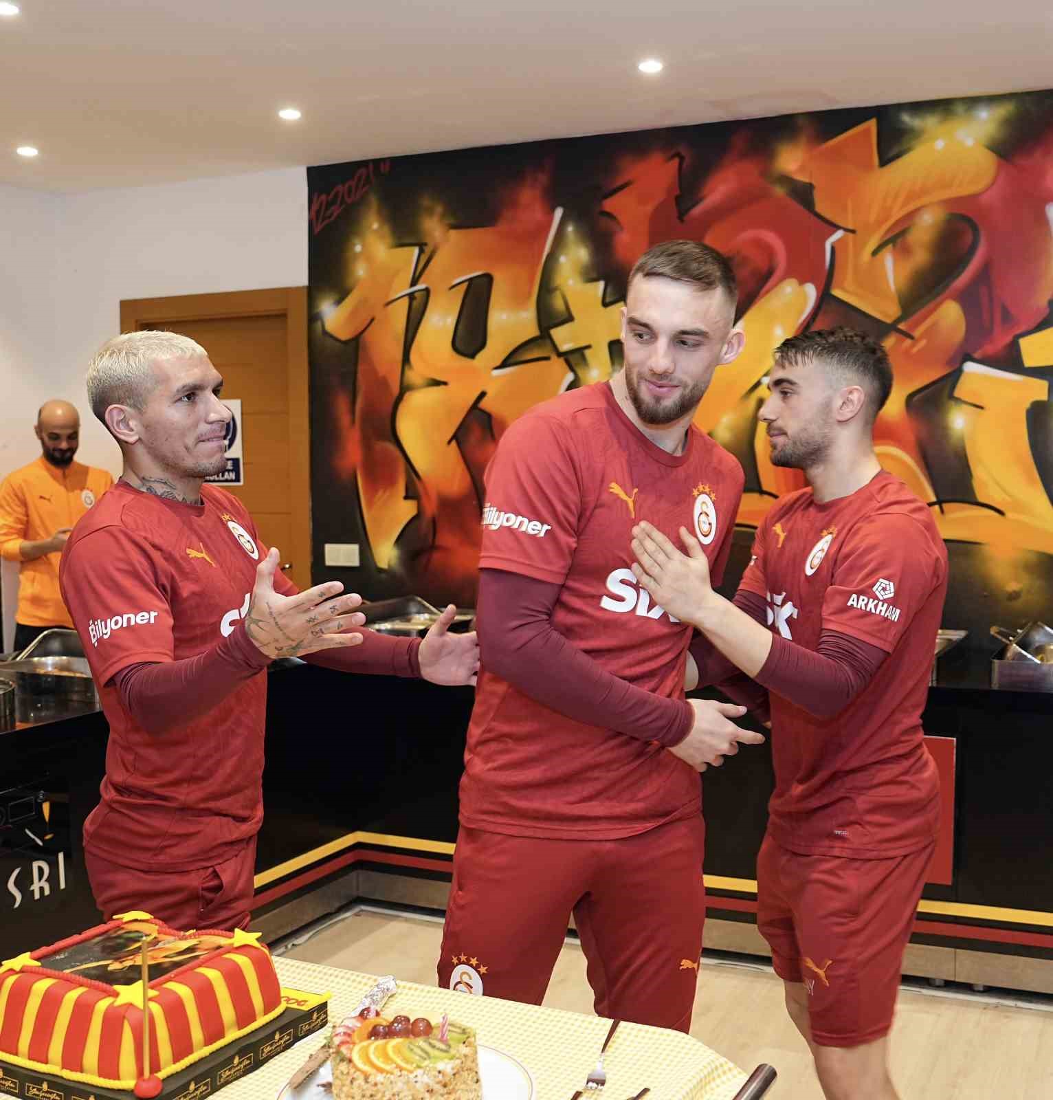 Galatasaray’da, Berkan Kutlu’nun doğum günü kutlandı