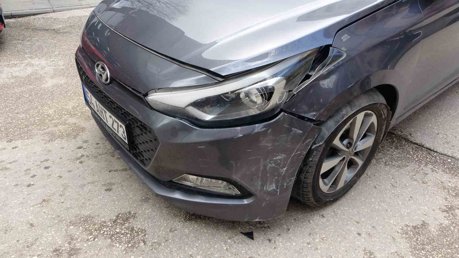 Hafif ticari ara&ccedil; ile otomobil &ccedil;arpışması sonucu 1 kişi yaralandı
