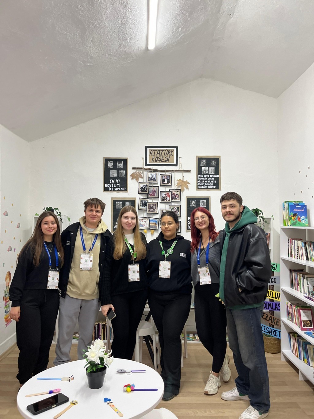 Anadolu Üniversitesi öğrencileri şehit polis anısına kütüphane kurdu