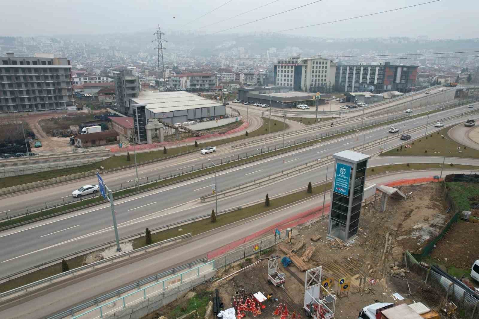 Kandıra istikameti yol trafiğe kapatılacak
