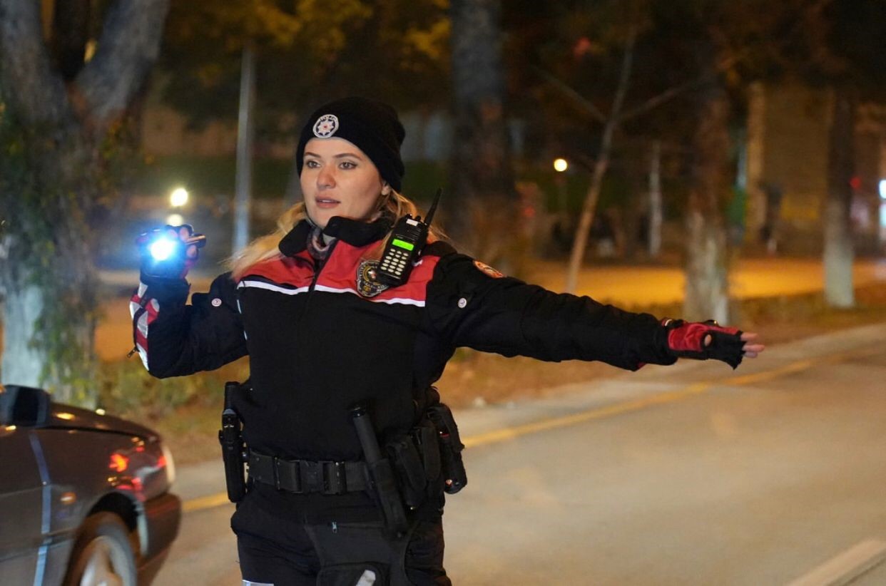 Isparta&rsquo;da trafik ve asayiş denetiminde 7 ara&ccedil; trafikten men edildi
