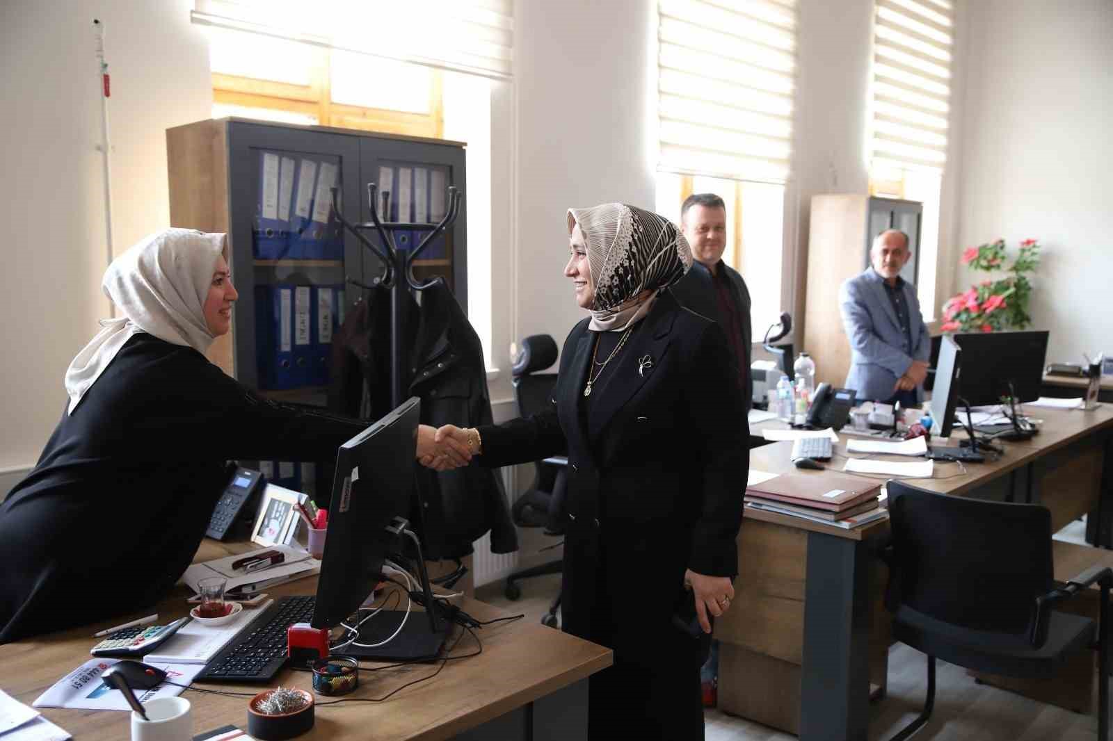 Niğde Milli Eğitim M&uuml;d&uuml;rl&uuml;ğ&uuml;&rsquo;ne atanan Elif &Ouml;zbek g&ouml;reve başladı
