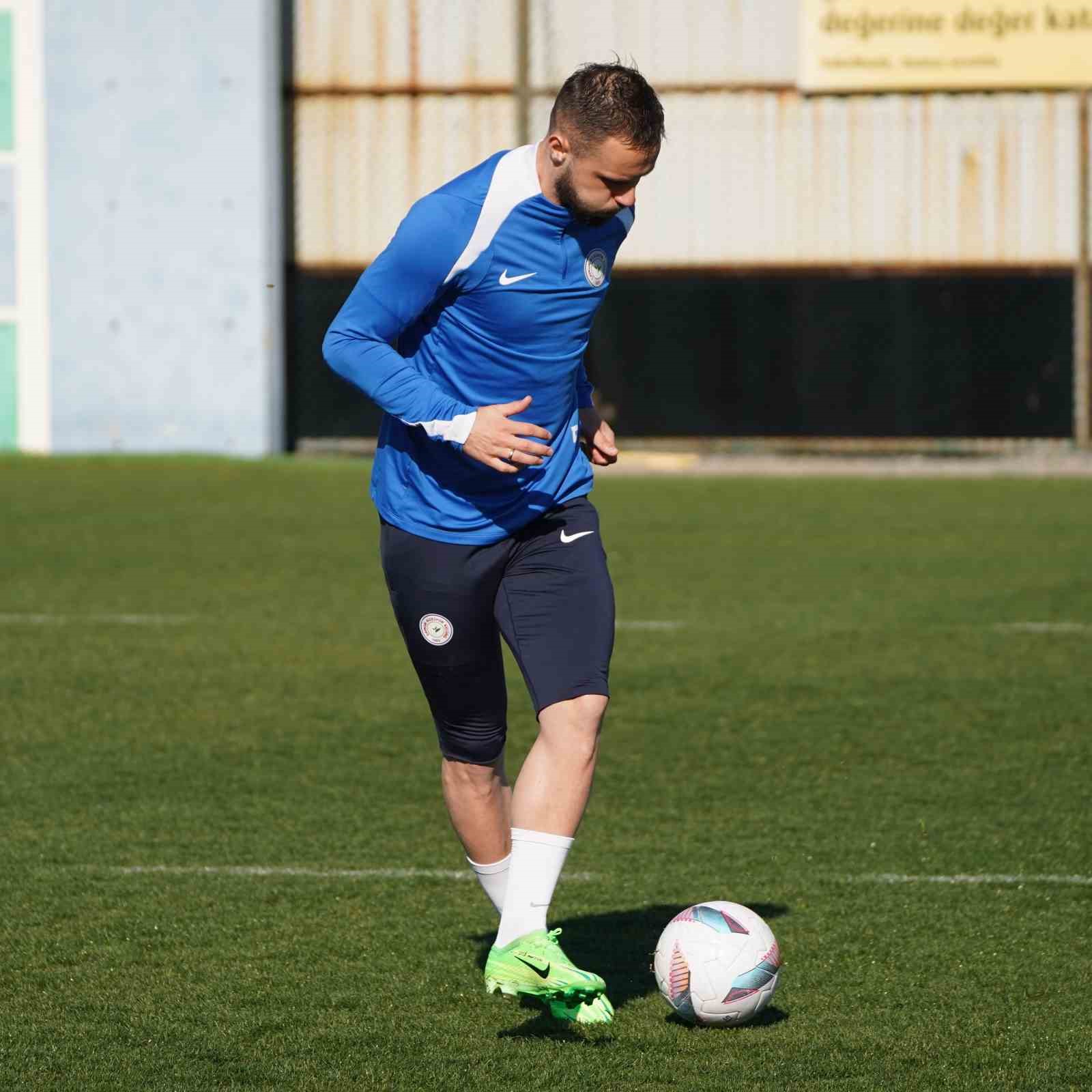 &Ccedil;aykur Rizespor, Adana Demirspor ma&ccedil;ı hazırlıklarını tamamladı
