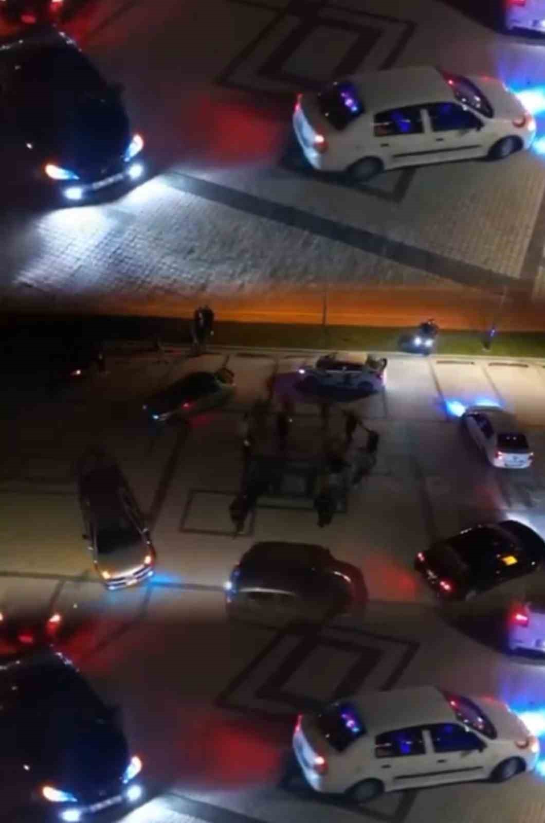 Otomobilleriyle &lsquo;kutu kutu pense&rsquo; oynadılar
