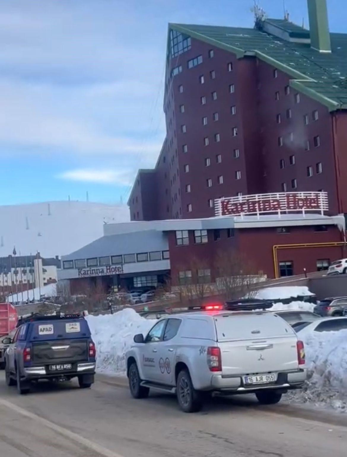 Uludağ&rsquo;da otelde yangın ihbarı korkuttu
