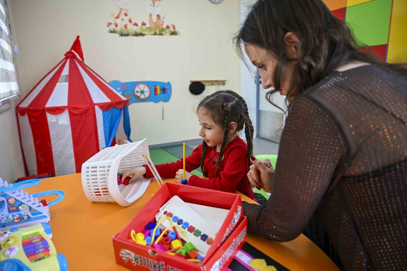 Aile Danışma Merkezinde otizmli bireylere yönelik eğitimler devam ediyor
