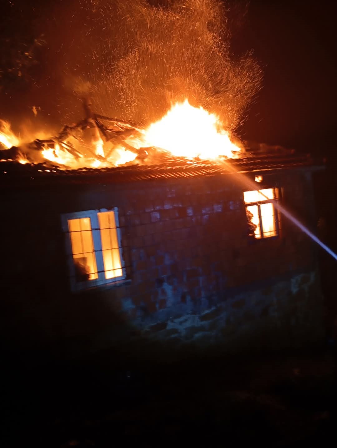 Ordu’da sobadan çıkan yangında bir ev küle döndü
