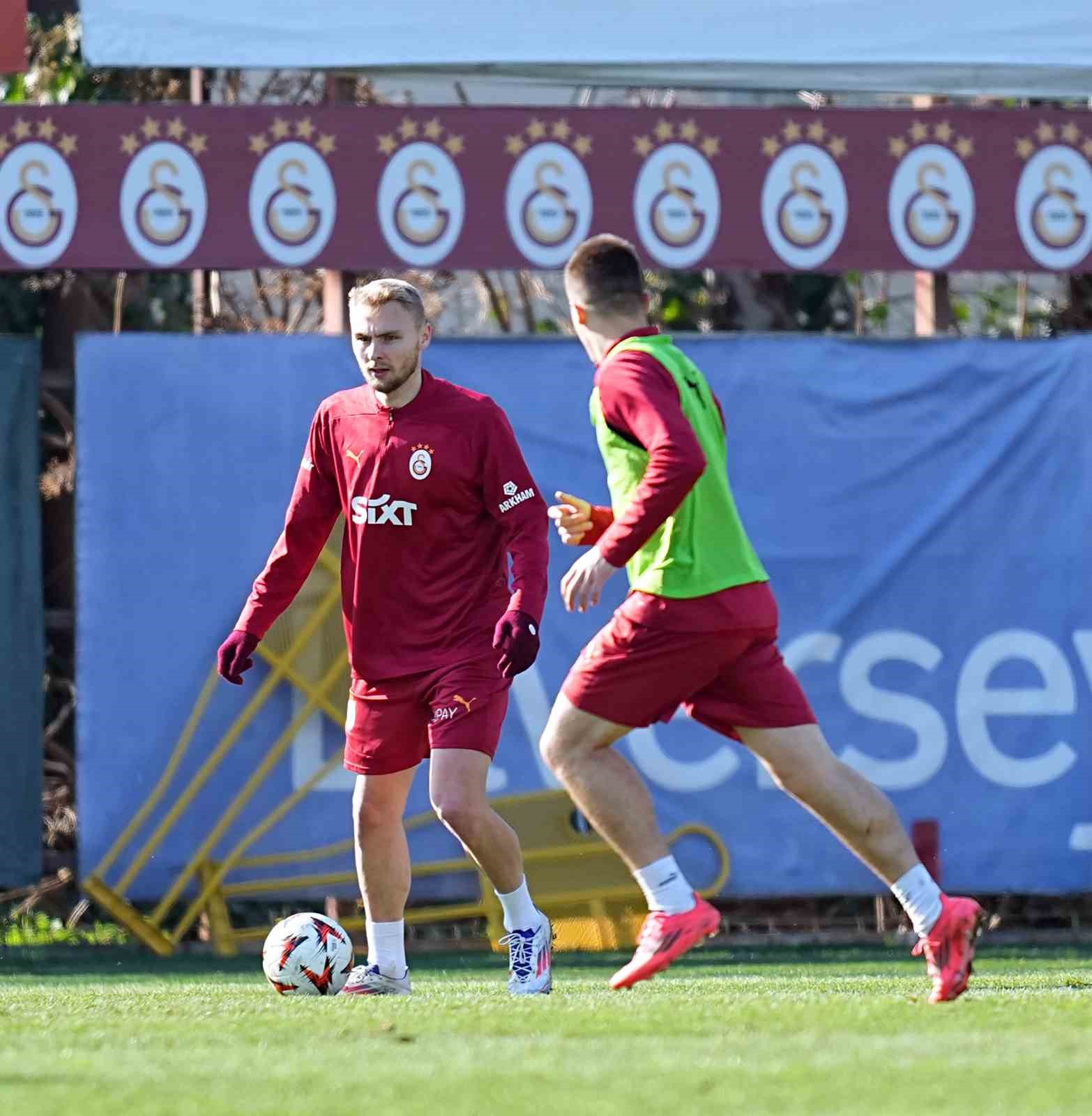 Galatasaray, Ajax maçı hazırlıklarına başladı