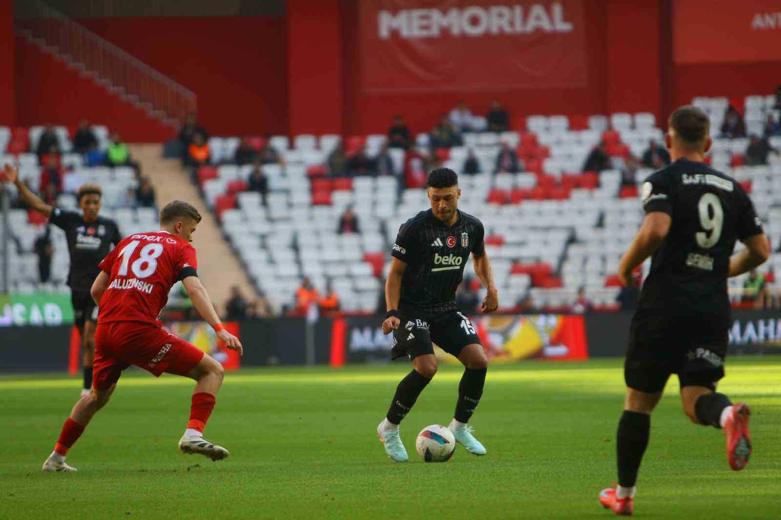 Ole Gunnar Solskjaer’den 2 değişiklik