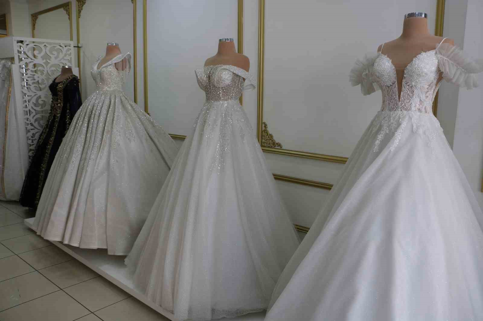 Evlilik i&ccedil;in adım atan &ccedil;iftler, masraflardan ka&ccedil;ıp sade t&ouml;ren tercih ediyor
