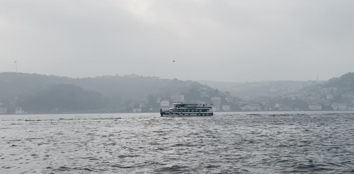 İstanbul Boğazı’nda sis etkili oluyor