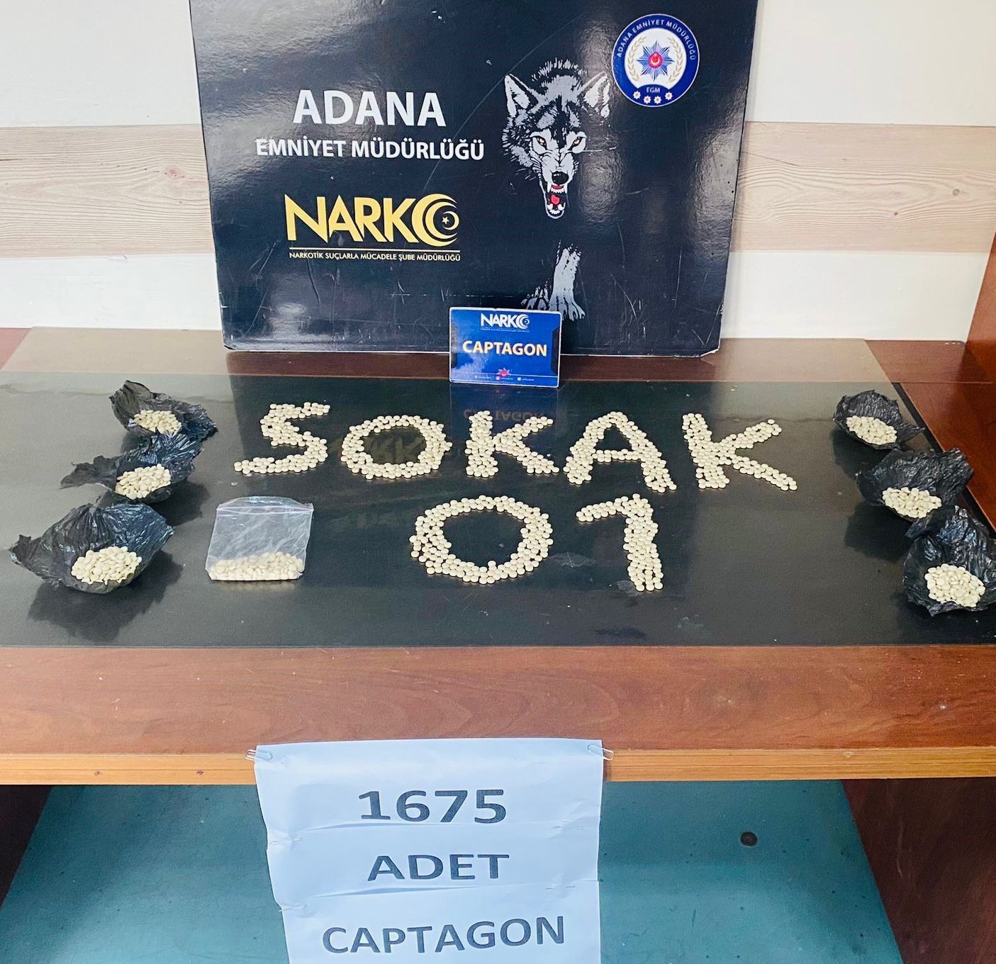 Ekmek arasında uyuşturucuyla yakalandı, &ldquo;Ağrı kesici hap sanıyordum&rdquo; dedi
