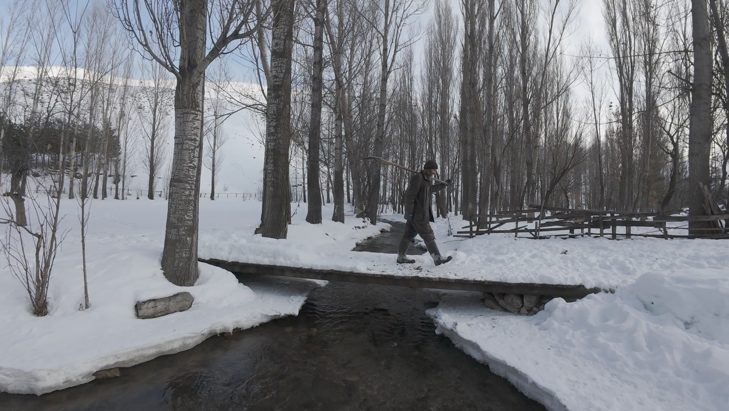 Bayburt kuru soğuk ve ayaza teslim oldu kent buz tuttu
