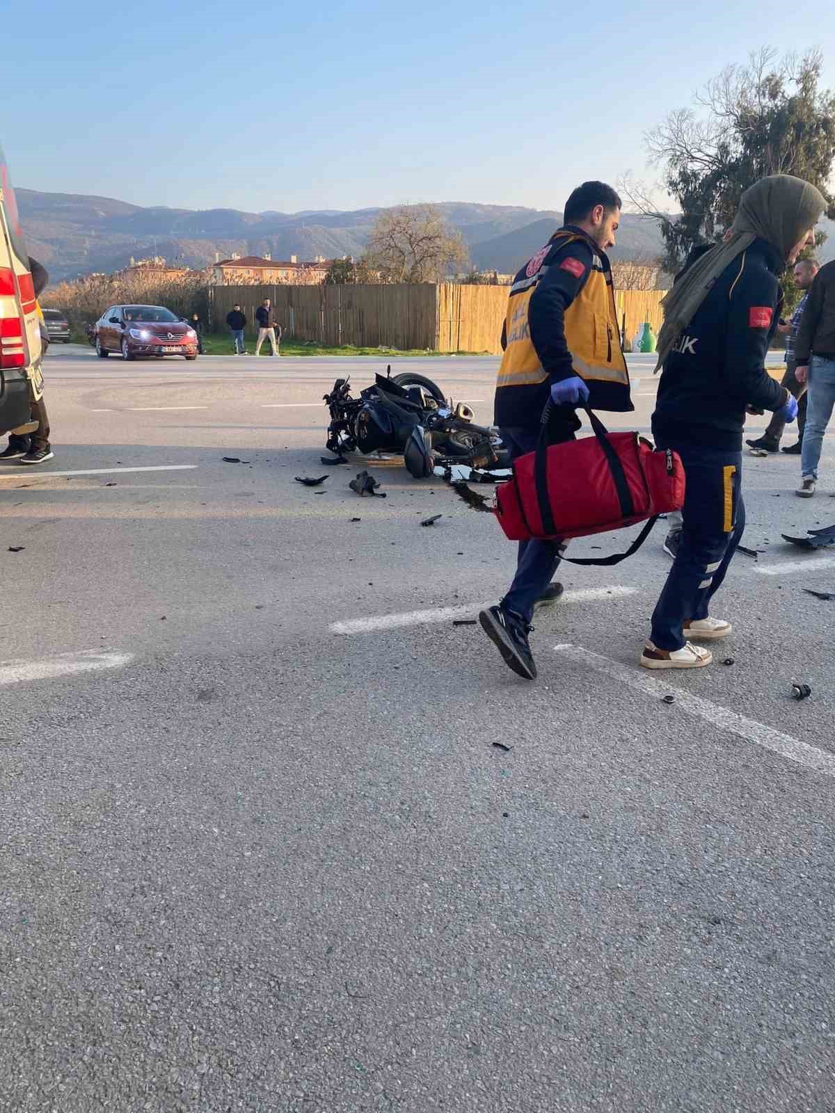 18 yaşındaki motosikletli genci hayattan koparan kaza kamerada...