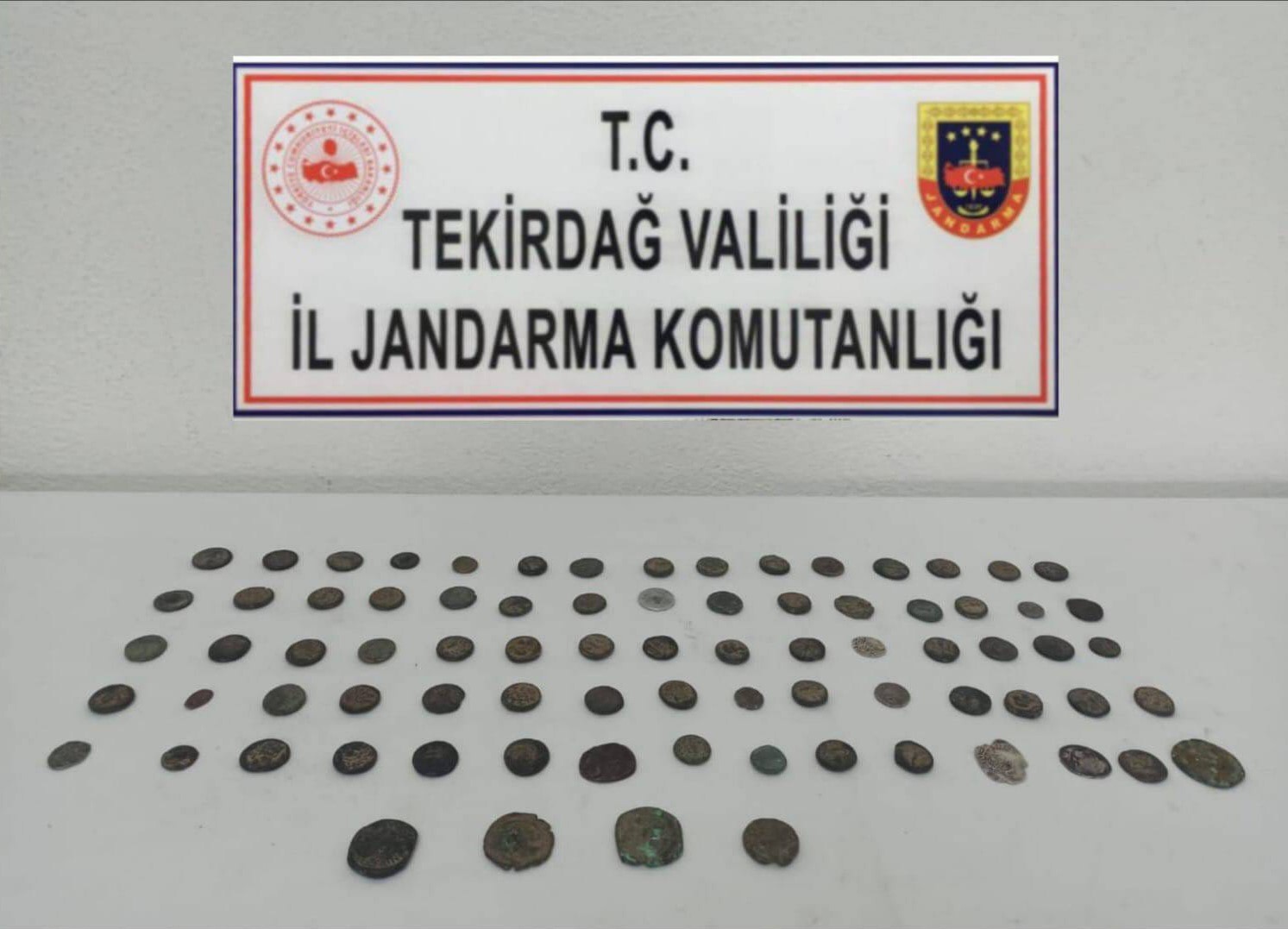 Tekirdağ’da tarihi eser niteliği taşıyan 79 adet sikke ele geçirildi