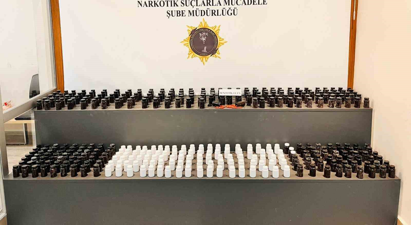 Samsun’da 30 bin sentetik ecza ele geçirildi: 5 gözaltı