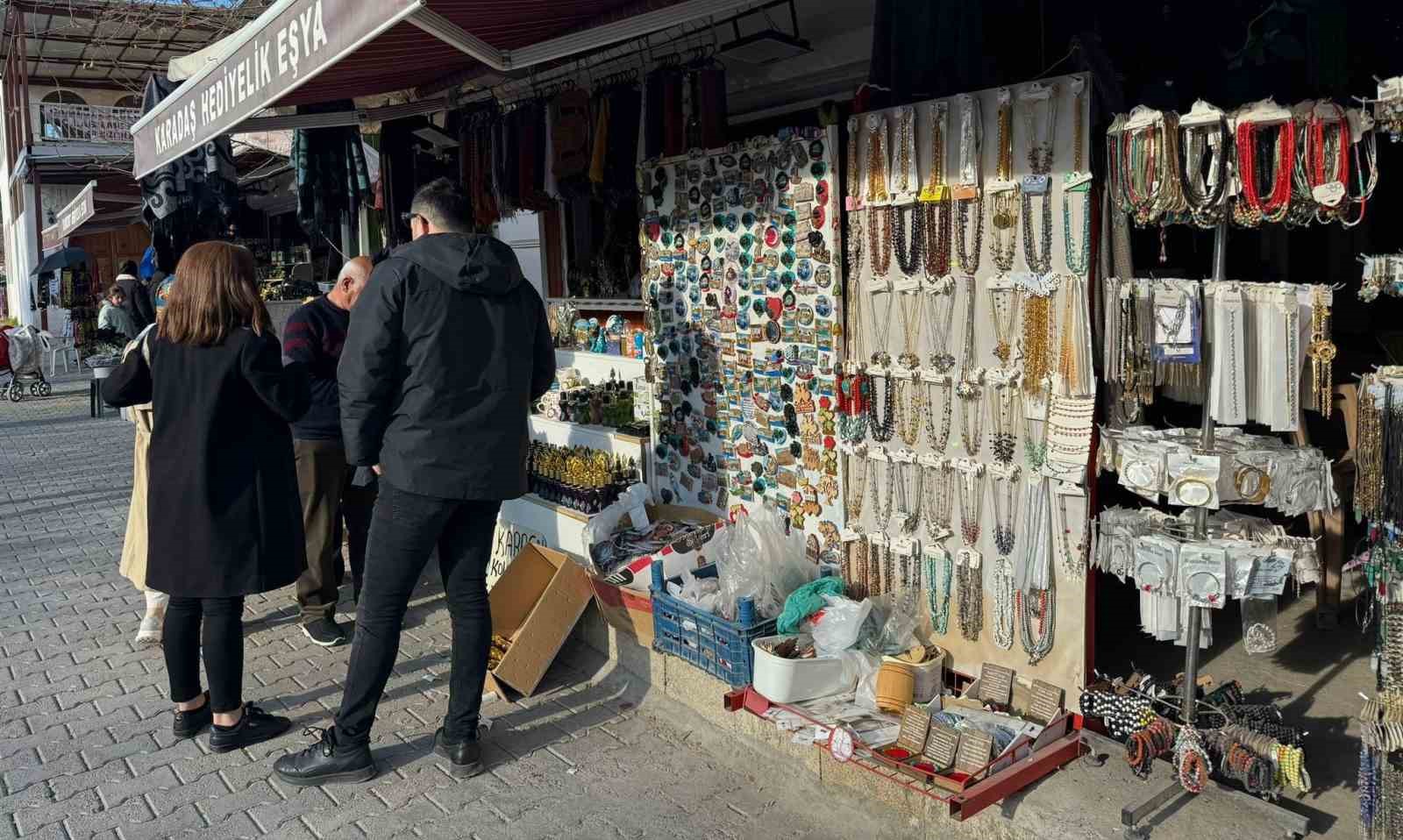 Halfeti’deki yaz havası turist yoğunluğu oluşturdu
