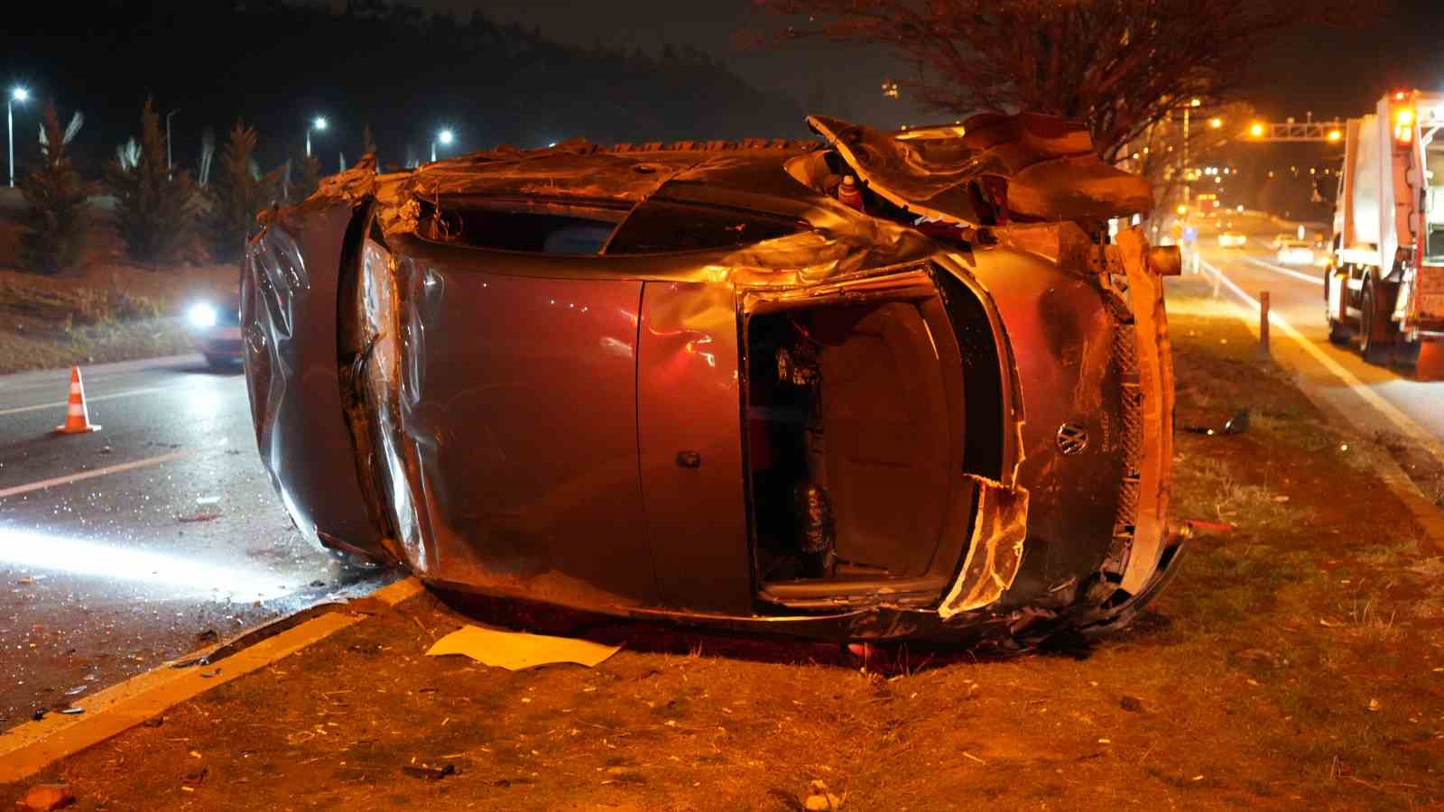 Tır ile çarpışan otomobil hurdaya döndü: 2 yaralı