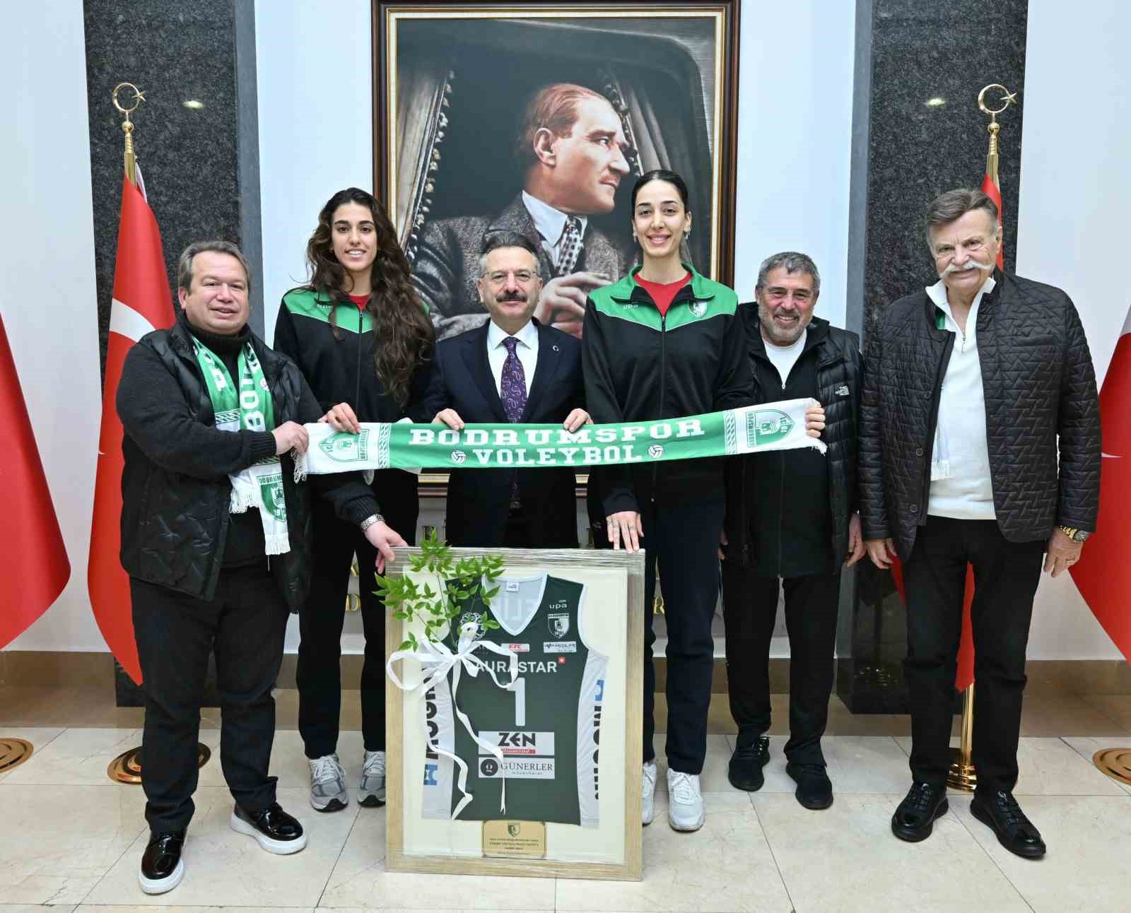 Bodrumspor Kadın Voleybol Takımı&rsquo;ndan Eskişehir Valisi Aksoy&rsquo;a ziyaret

