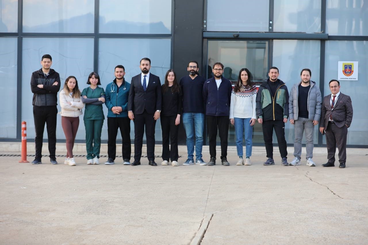 Derecik Devlet Hastanesi b&ouml;lge halkına umut oldu
