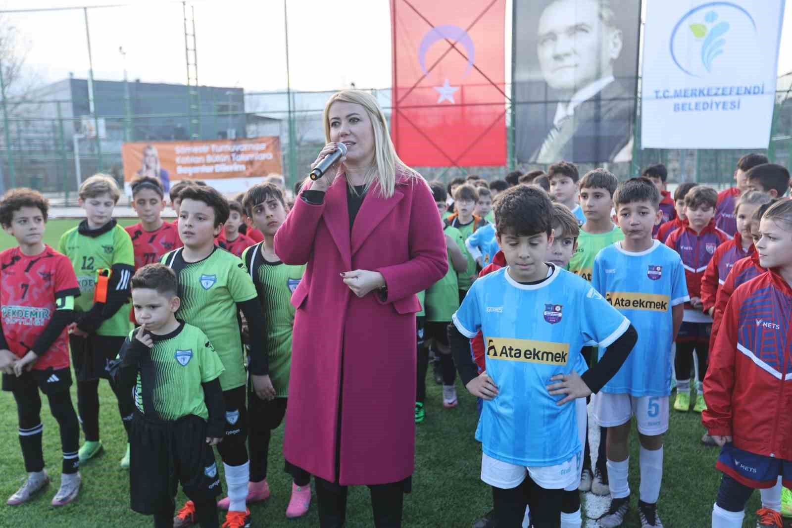 Merkezefendi Belediyesi s&ouml;mestr tatiline &ouml;zel futbol turnuvası d&uuml;zenledi
