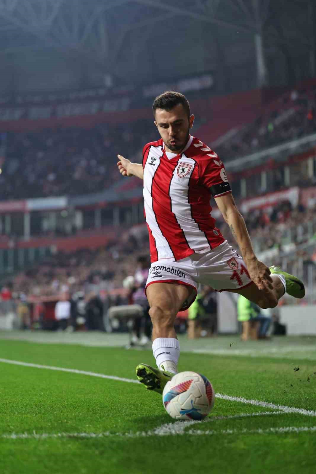 Samsunsporlu Emre Kılın&ccedil; ameliyat oldu
