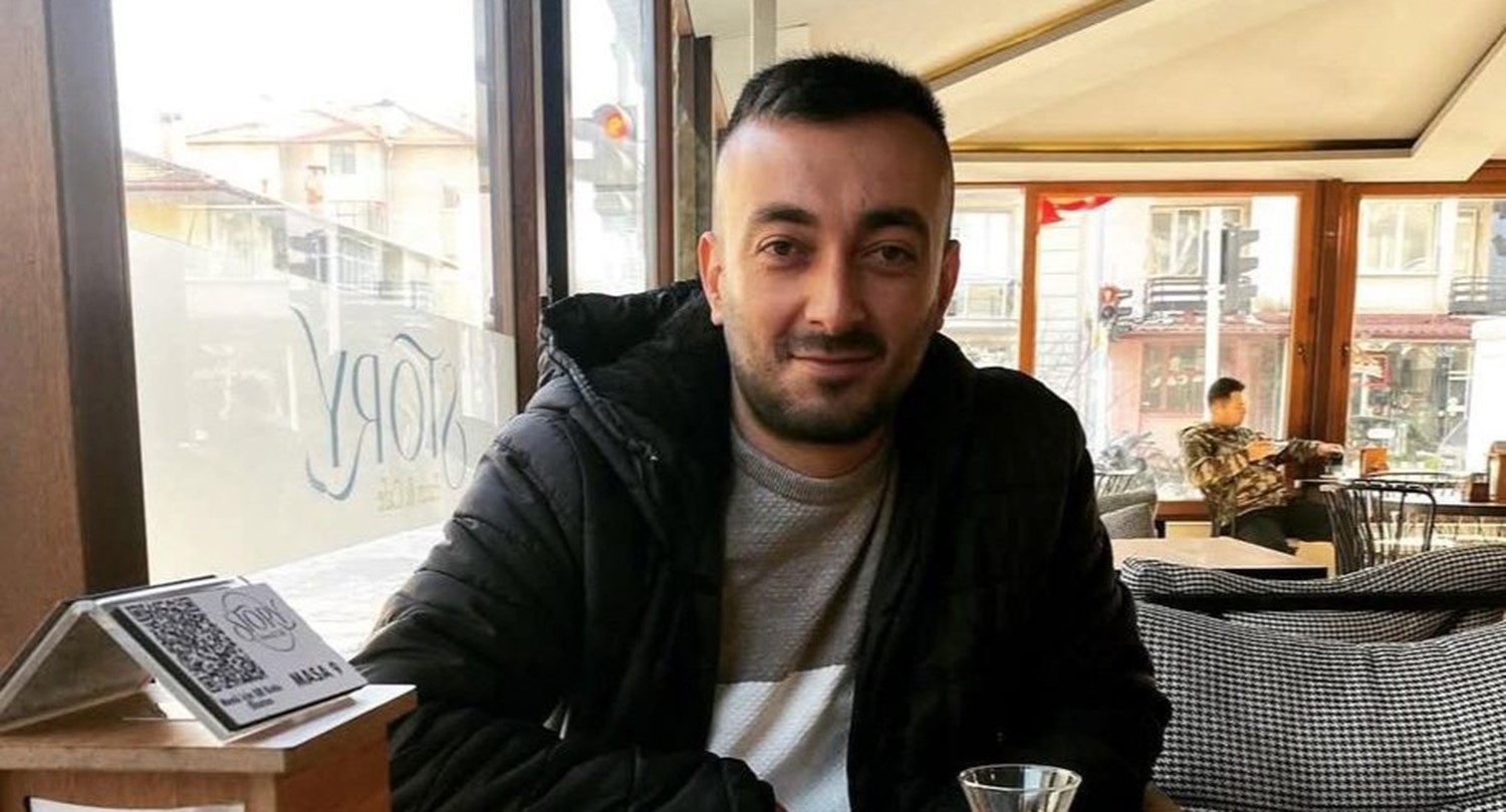 Bı&ccedil;aklı kavgada &ouml;len gen&ccedil; toprağa verildi
