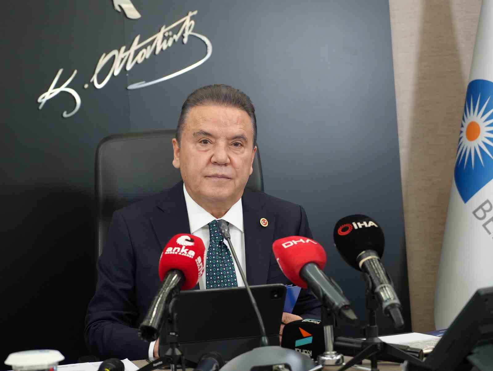 Antalya Büyükşehir Belediye Başkanı Böcek’ten Turizm Bakanlığı’na işbirliği çağrısı